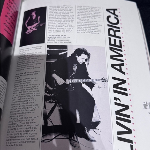 🎸 Vintage Early 2000’s U2 “Propaganda” Anthology – A Must-Have for Super Fans! - Picture 7 of 16